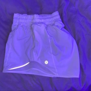 white lululemon hotty hot shorts